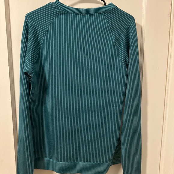 COPY - Lululemon Women’s Sweater - Size 12 - Picture 2 of 3